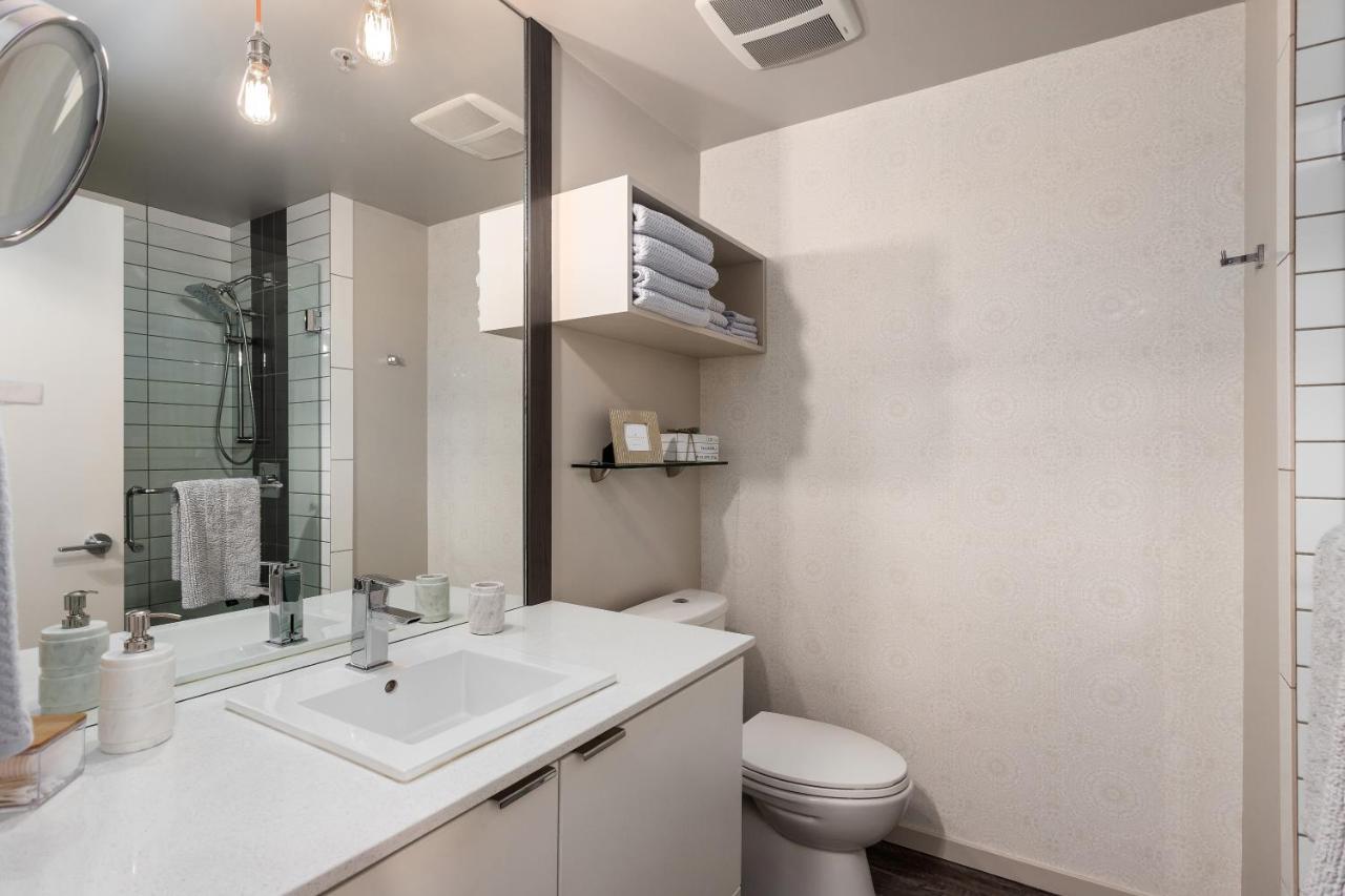 Corner Nest - Luxury Brand New Top Floor 2Bedroom Condo Kelowna Exterior photo