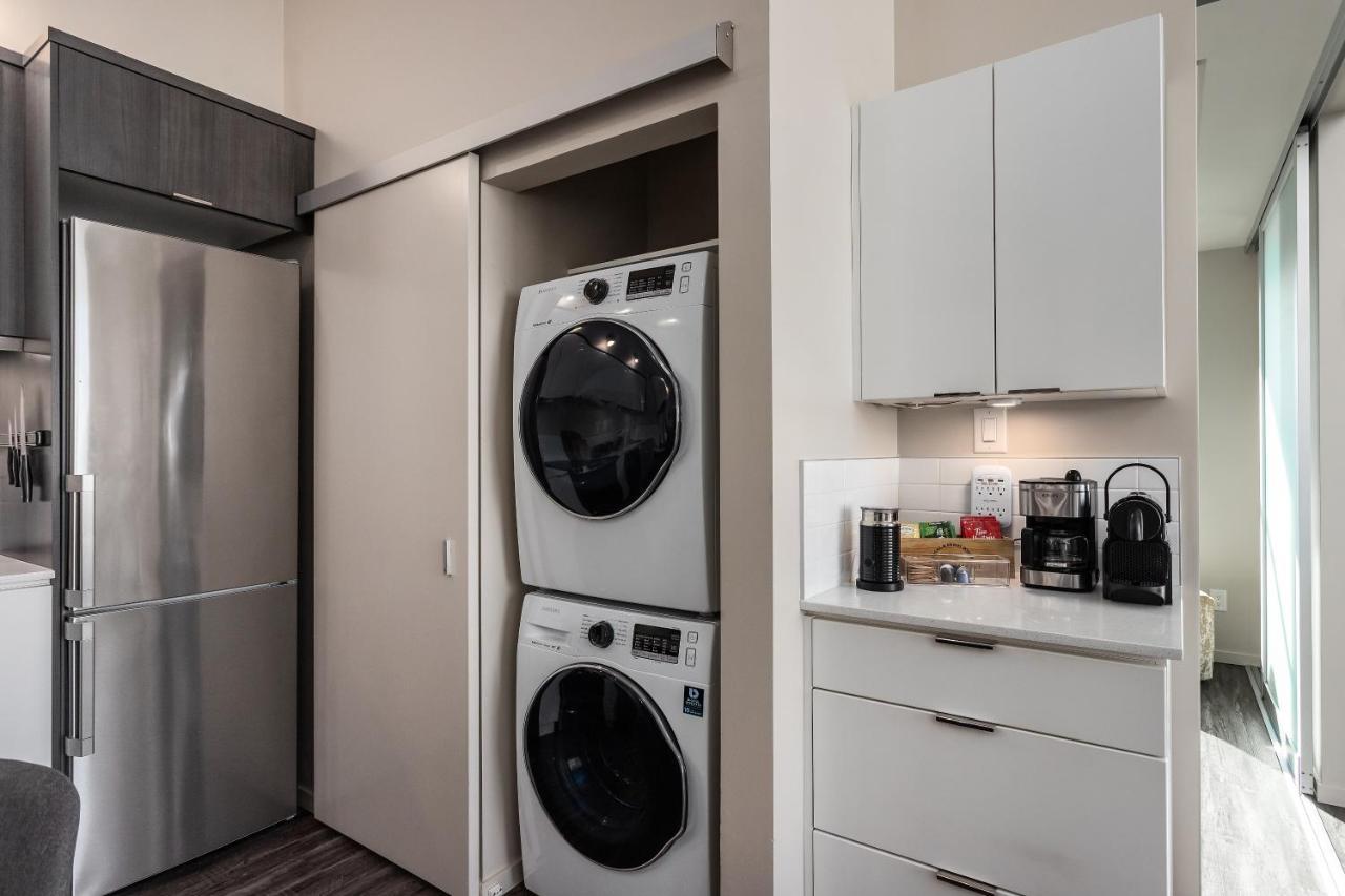 Corner Nest - Luxury Brand New Top Floor 2Bedroom Condo Kelowna Exterior photo