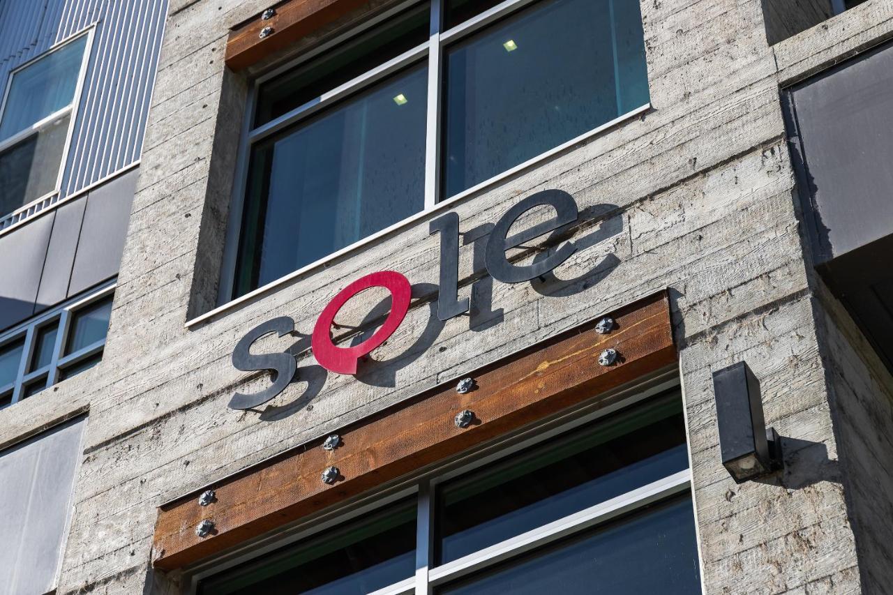Corner Nest - Luxury Brand New Top Floor 2Bedroom Condo Kelowna Exterior photo